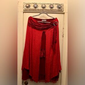 Multi layered, Bohemian style Skirt
Linen polyester blend, Lace trim.
Deep Red.